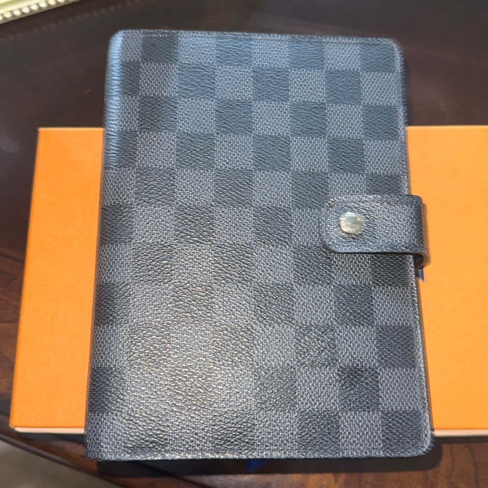 Authentic Louis Vuitton MM Agenda